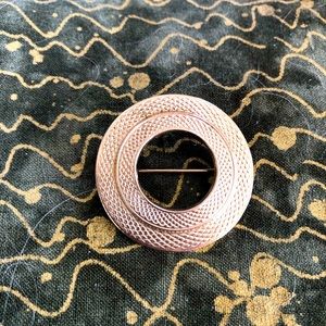 Vintage 1970’s Gold Tone Circle Pin